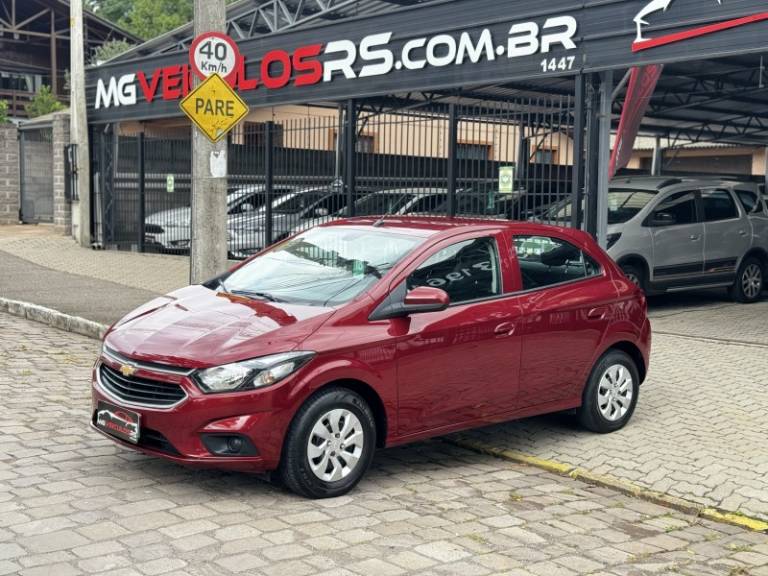 CHEVROLET - ONIX - 2018/2018 - Vermelha - R$ 54.900,00