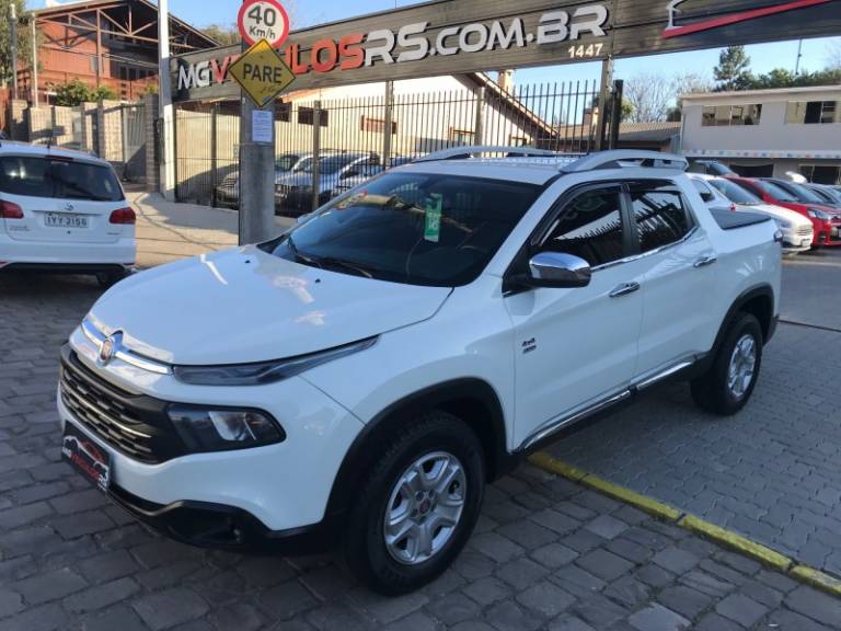 FIAT - TORO - 2017/2018 - Branca - R$ 99.000,00