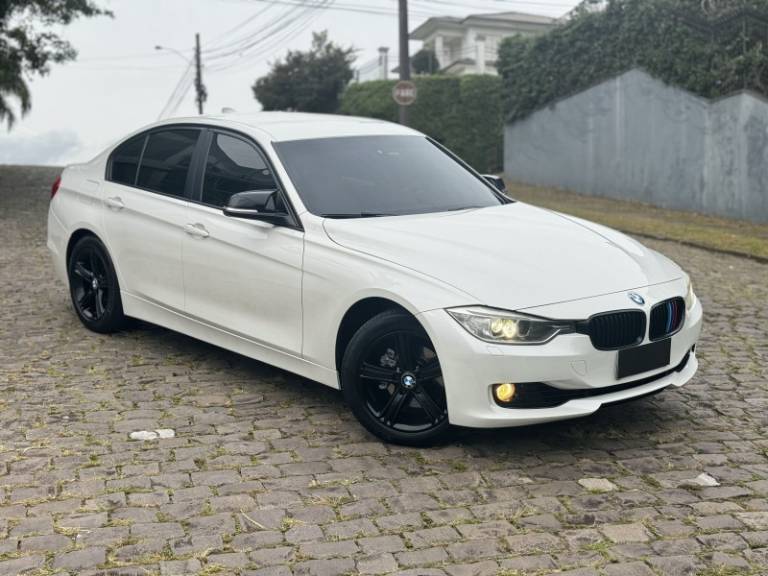 BMW - 320I - 2014/2014 - Branca - R$ 96.900,00