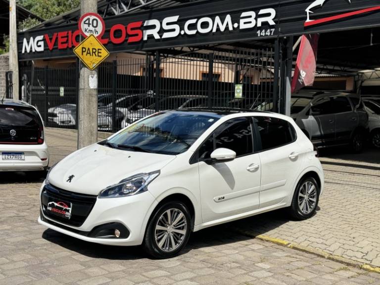 PEUGEOT - 208 - 2019/2020 - Branca - R$ 70.900,00