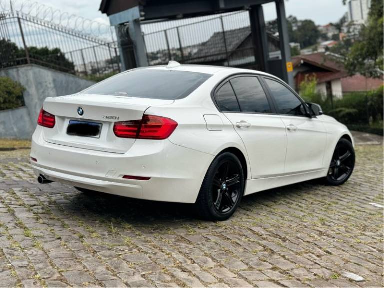 BMW - 320I - 2014/2014 - Branca - R$ 96.900,00