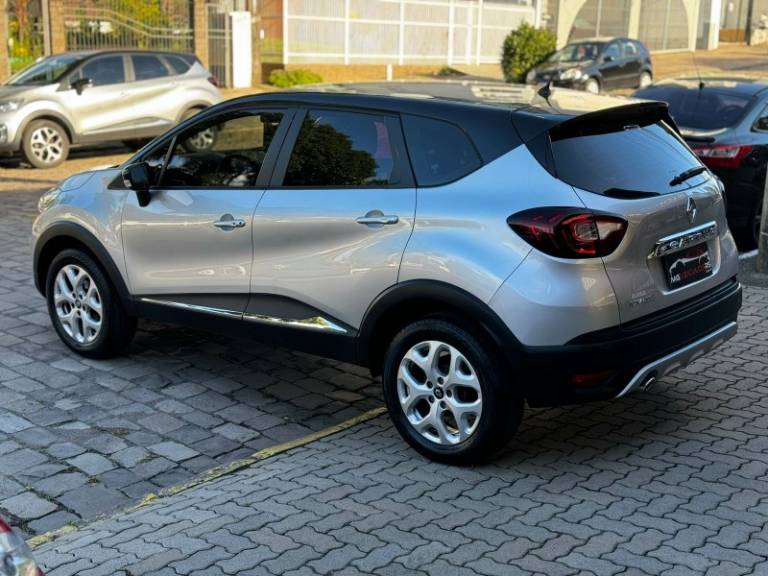 RENAULT - CAPTUR - 2018/2018 - Prata - R$ 75.900,00