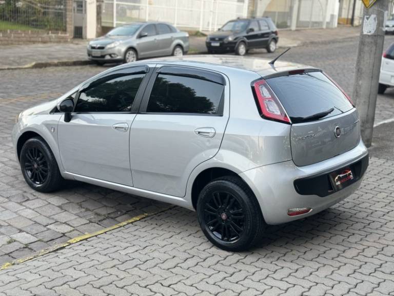 FIAT - PUNTO - 2013/2013 - Prata - R$ 37.900,00