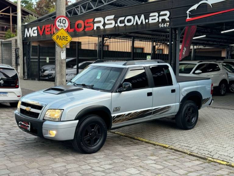 CHEVROLET - S10 - 2010/2010 - Prata - R$ 62.900,00