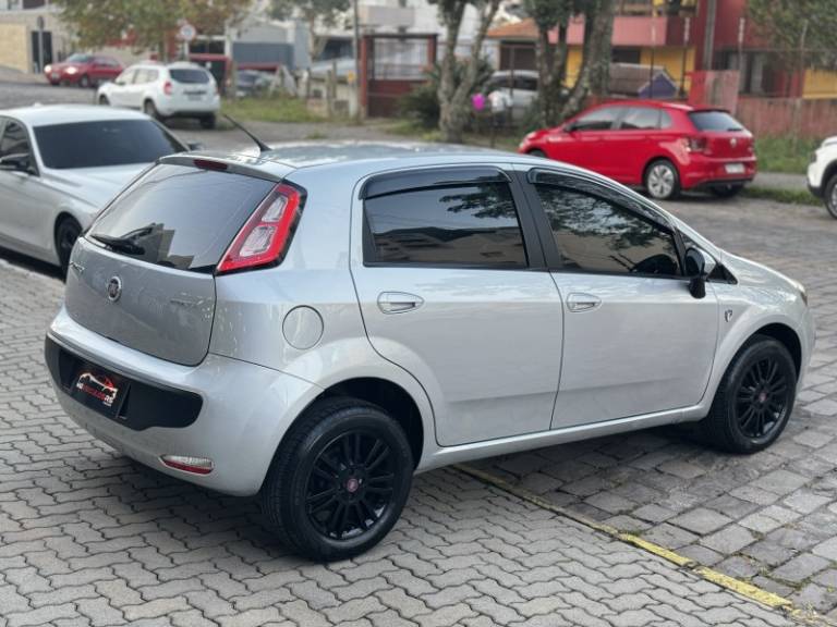 FIAT - PUNTO - 2013/2013 - Prata - R$ 37.900,00