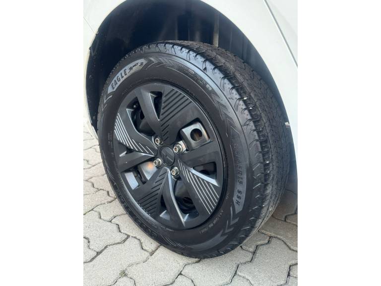 VOLKSWAGEN - POLO - 2023/2023 - Branca - R$ 69.900,00