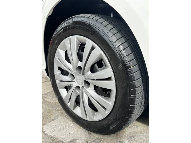 VOLKSWAGEN - GOL - 2020/2020 - Branca - R$ 51.900,00