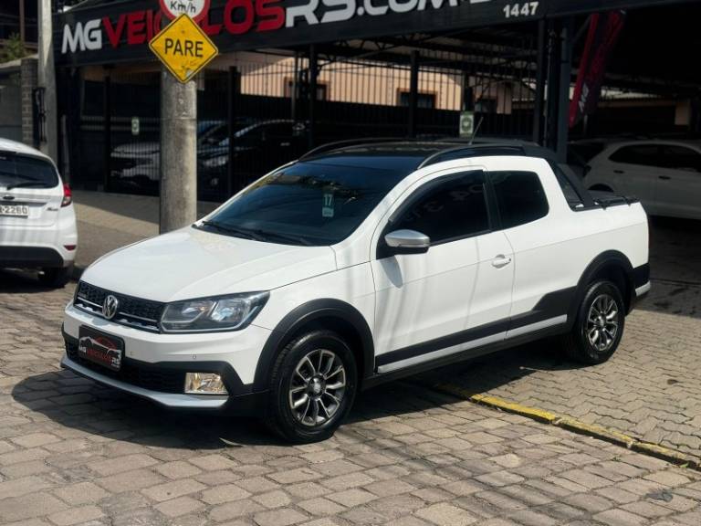 VOLKSWAGEN - SAVEIRO - 2017/2017 - Branca - R$ 79.900,00