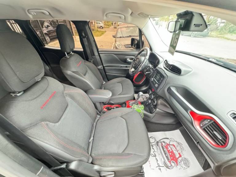 JEEP - RENEGADE - 2016/2016 - Preta - R$ 86.900,00