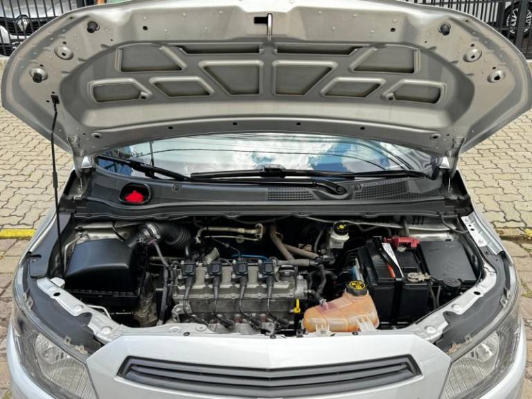 CHEVROLET - ONIX - 2018/2018 - Prata - R$ 53.900,00