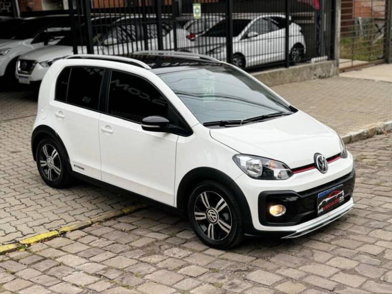 VOLKSWAGEN - UP - 2020/2020 - Branca - R$ 69.900,00