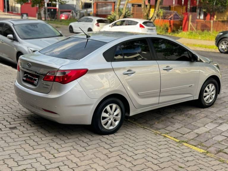 HYUNDAI - HB20S - 2014/2015 - Prata - R$ 54.900,00