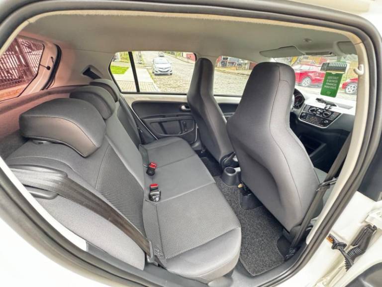 VOLKSWAGEN - UP - 2020/2020 - Branca - R$ 69.900,00