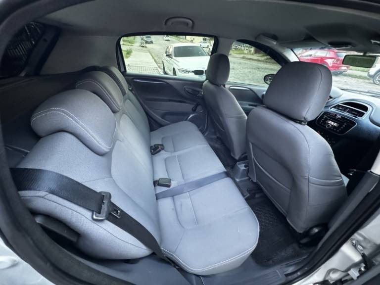 FIAT - PUNTO - 2013/2013 - Prata - R$ 37.900,00