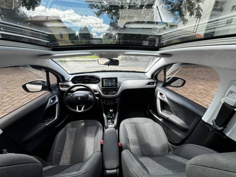 PEUGEOT - 208 - 2019/2020 - Branca - R$ 70.900,00