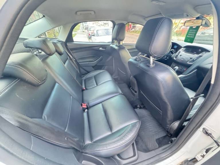 FORD - FOCUS - 2018/2018 - Branca - R$ 61.900,00