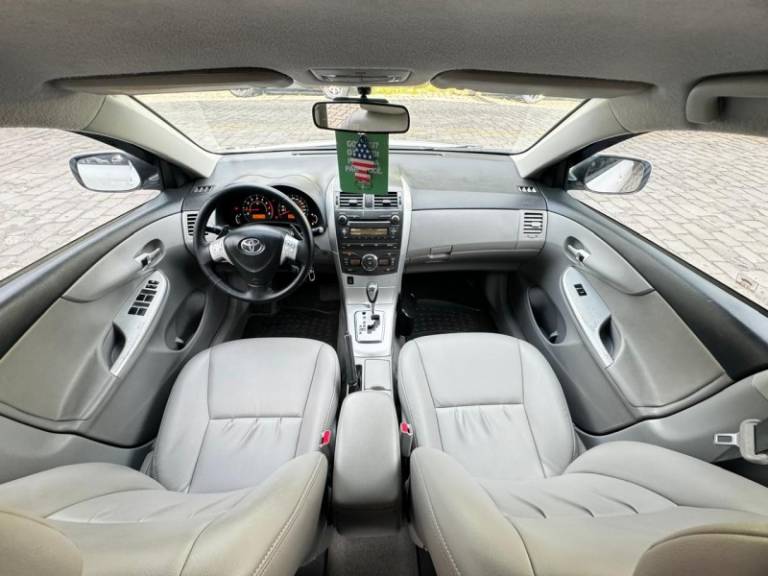 TOYOTA - COROLLA - 2013/2013 - Branca - R$ 65.900,00