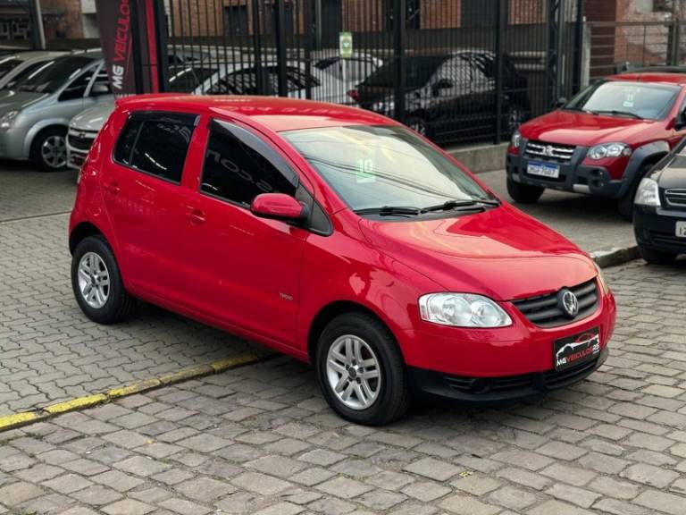 VOLKSWAGEN - FOX - 2010/2010 - Vermelha - R$ 28.900,00