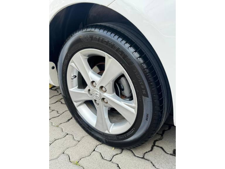 TOYOTA - COROLLA - 2013/2013 - Branca - R$ 65.900,00
