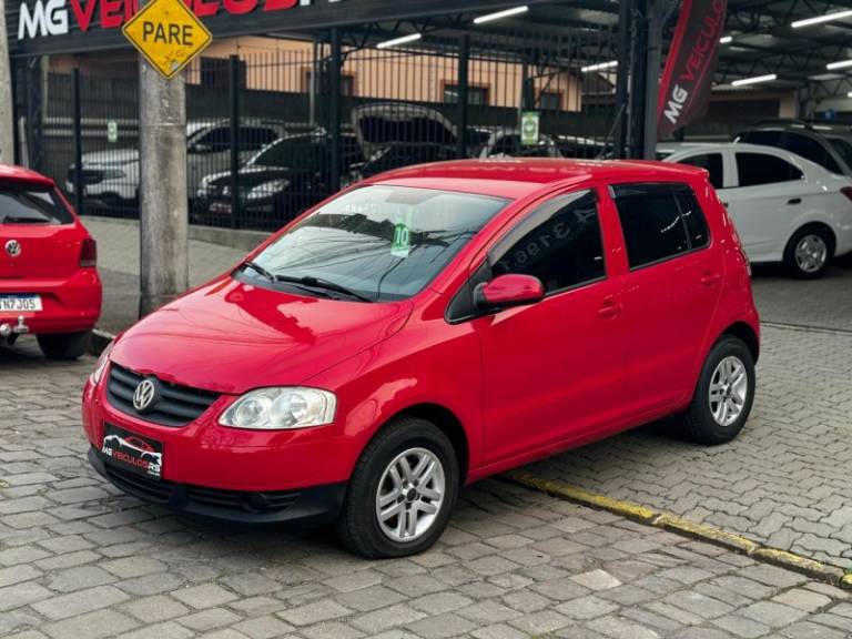 VOLKSWAGEN - FOX - 2010/2010 - Vermelha - R$ 28.900,00