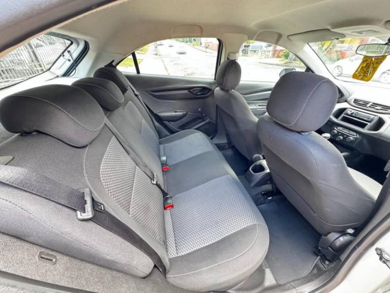 CHEVROLET - ONIX - 2018/2018 - Prata - R$ 53.900,00