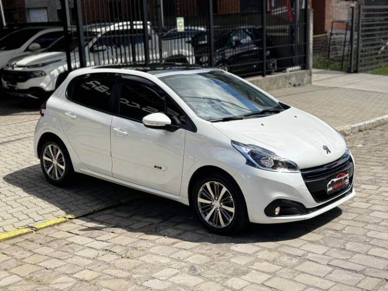 PEUGEOT - 208 - 2019/2020 - Branca - R$ 70.900,00