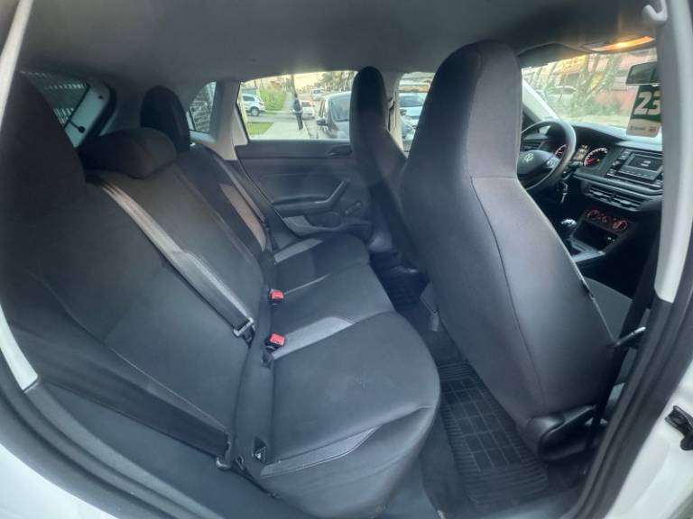VOLKSWAGEN - POLO - 2023/2023 - Branca - R$ 69.900,00