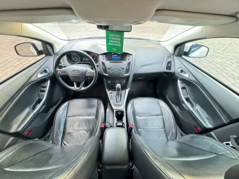 FORD - FOCUS - 2018/2018 - Branca - R$ 61.900,00