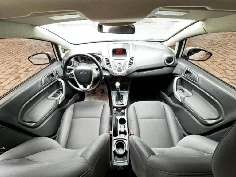 FORD - FIESTA - 2013/2013 - Branca - R$ 46.900,00