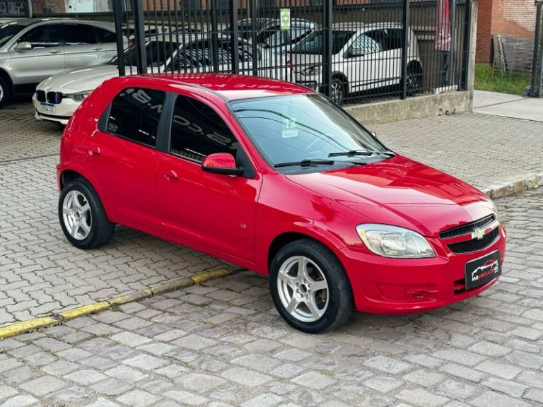 CHEVROLET - CELTA - 2012/2012 - Vermelha - R$ 27.900,00