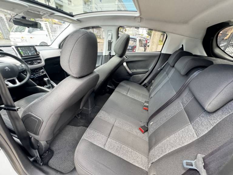 PEUGEOT - 208 - 2019/2020 - Branca - R$ 70.900,00