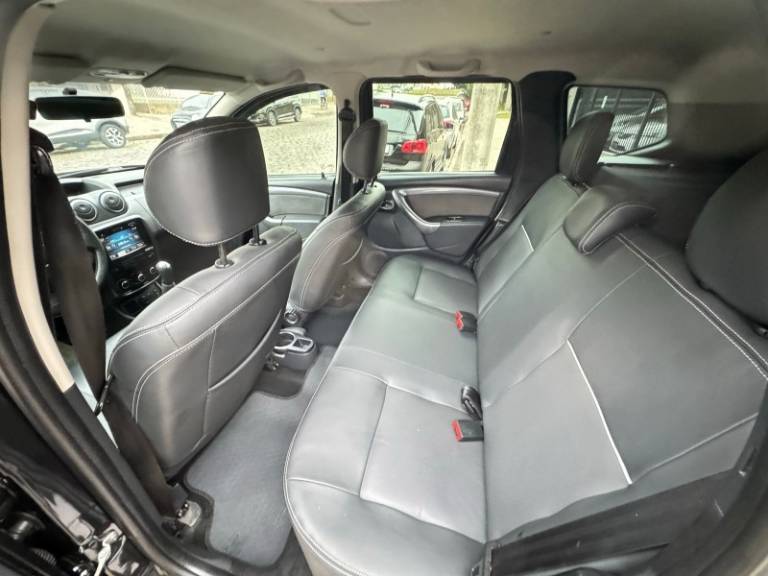 RENAULT - DUSTER - 2013/2013 - Preta - R$ 53.900,00