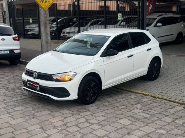 VOLKSWAGEN - POLO - 2023/2023 - Branca - R$ 69.900,00
