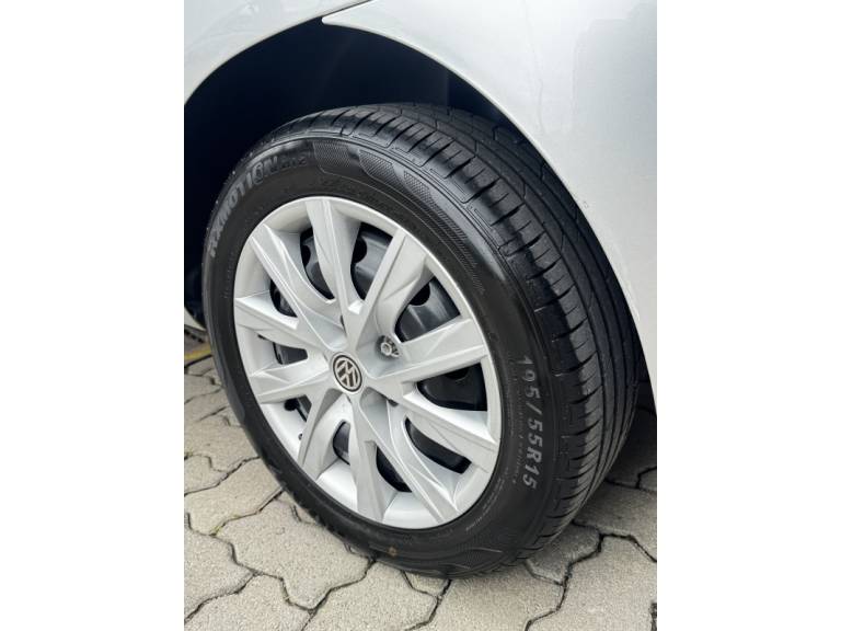 VOLKSWAGEN - FOX - 2013/2014 - Prata - R$ 34.900,00