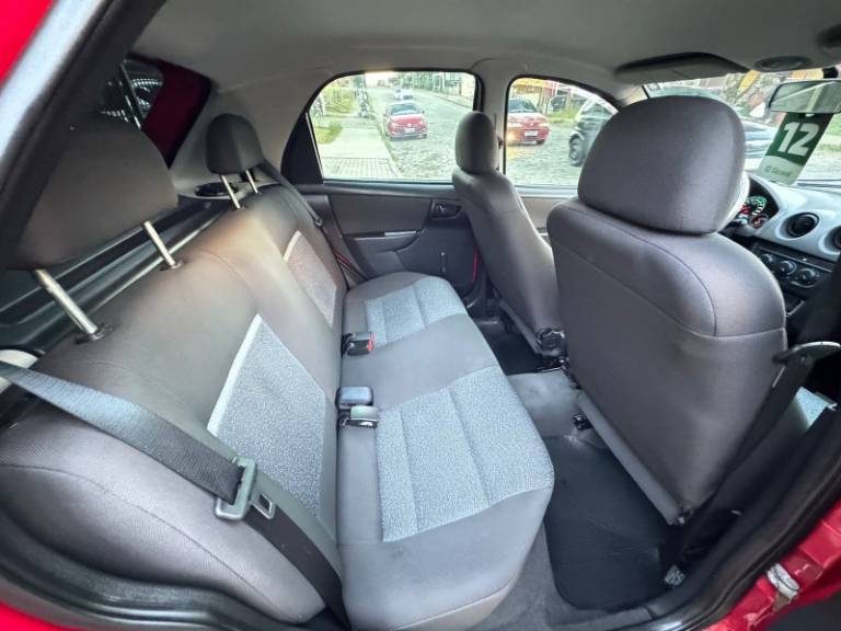 CHEVROLET - CELTA - 2012/2012 - Vermelha - R$ 27.900,00