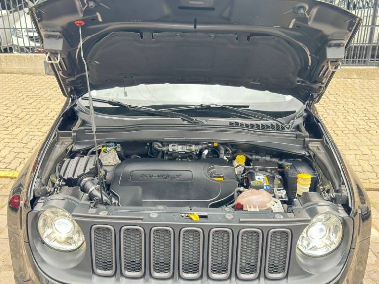 JEEP - RENEGADE - 2016/2016 - Preta - R$ 86.900,00
