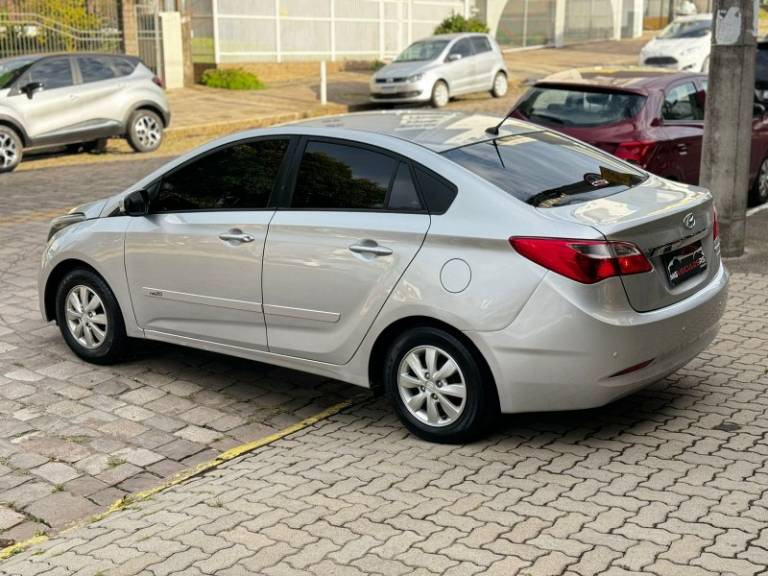 HYUNDAI - HB20S - 2014/2015 - Prata - R$ 54.900,00