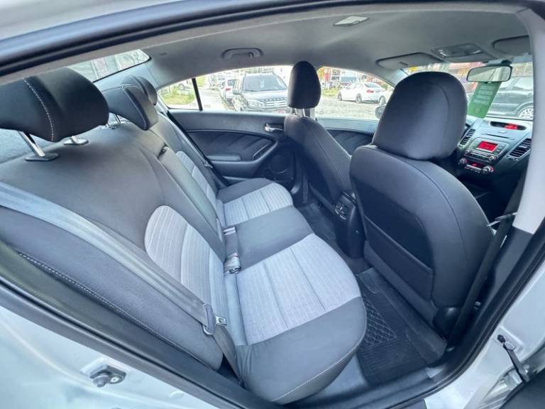 KIA MOTORS - CERATO - 2014/2014 - Prata - R$ 62.900,00