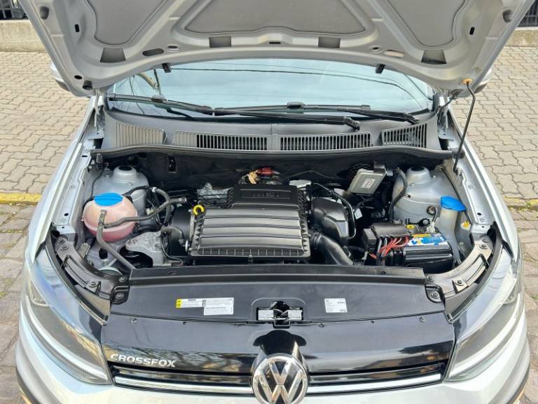 VOLKSWAGEN - CROSSFOX - 2017/2017 - Prata - R$ 58.900,00