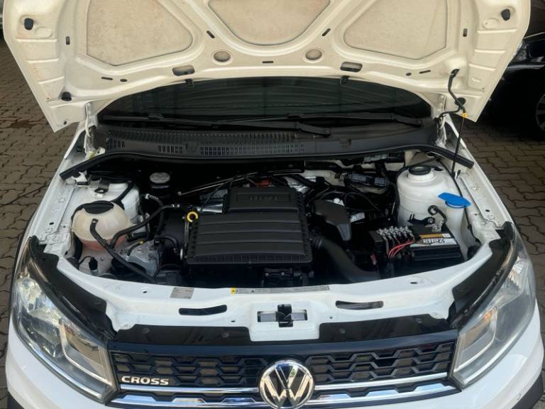 VOLKSWAGEN - SAVEIRO - 2017/2017 - Branca - R$ 79.900,00