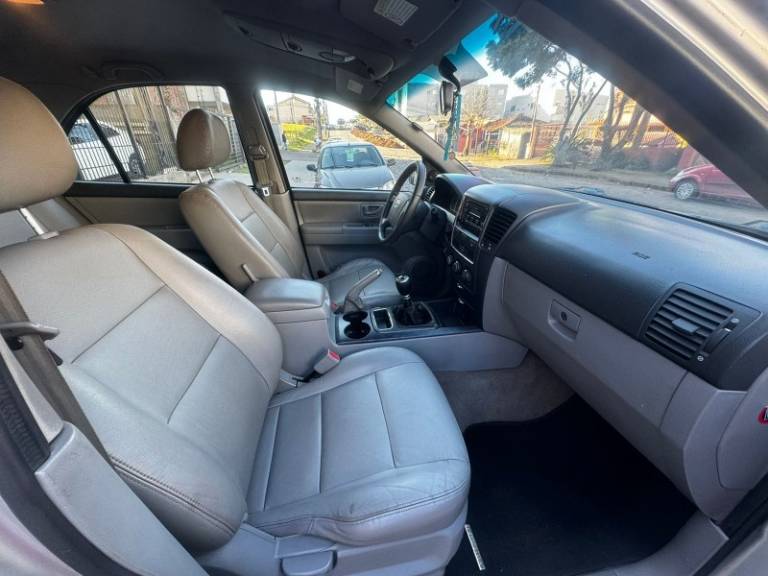 KIA MOTORS - SORENTO - 2009/2009 - Prata - R$ 50.900,00