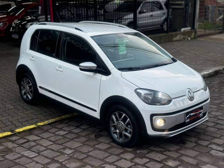 VOLKSWAGEN - UP - 2016/2016 - Branca - R$ 46.900,00
