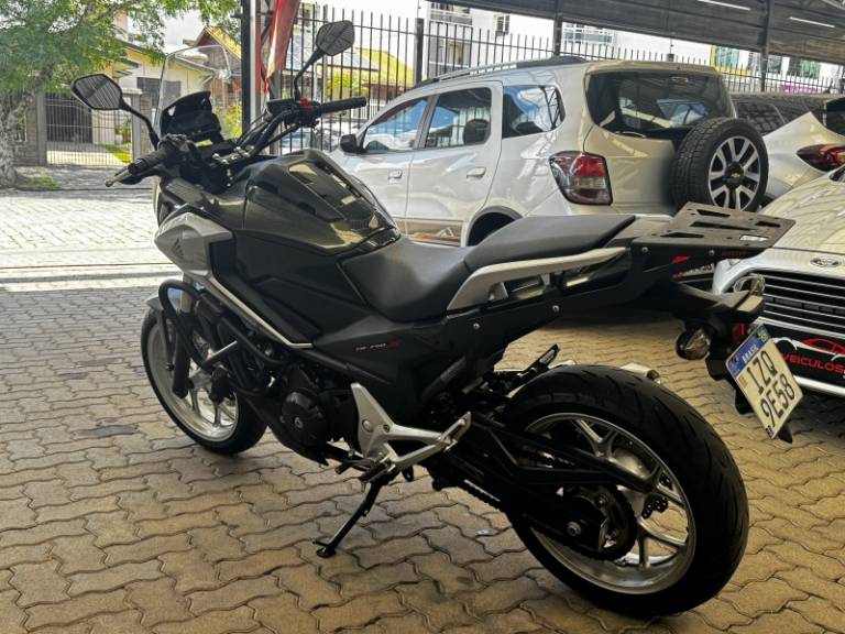 HONDA - NC 750X - 2019/2019 - Verde - R$ 43.900,00