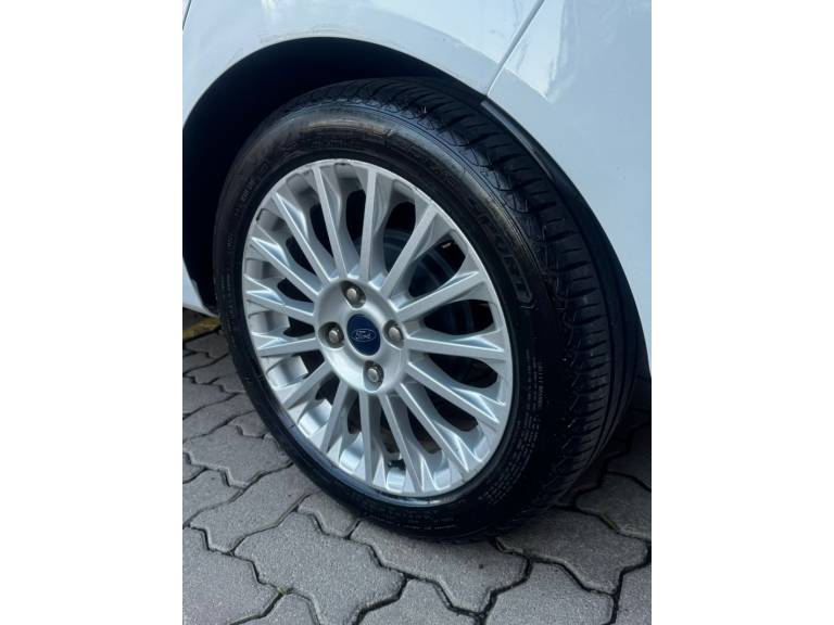 FORD - FIESTA - 2017/2017 - Branca - R$ 59.900,00