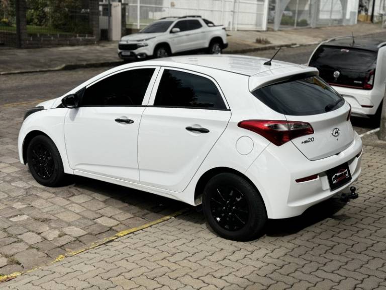 HYUNDAI - HB20 - 2017/2017 - Branca - R$ 48.500,00