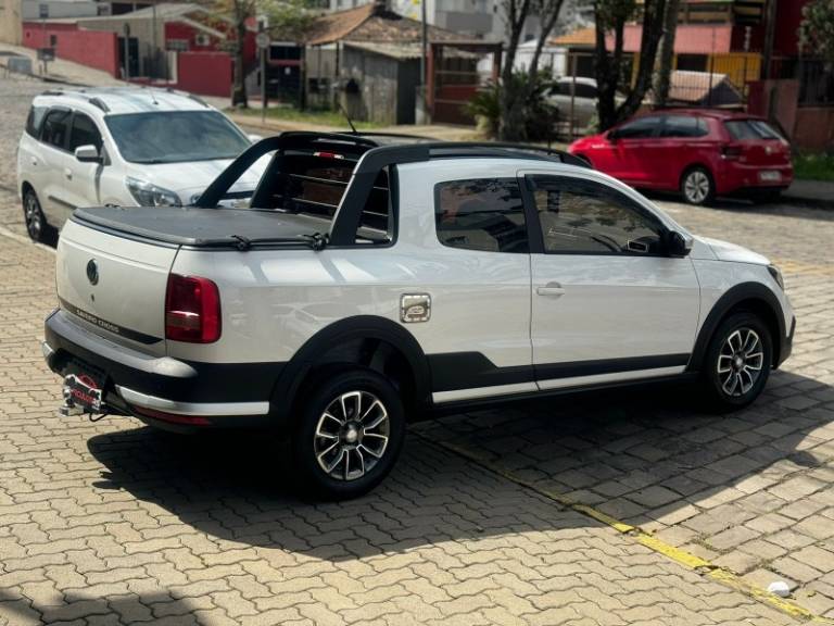 VOLKSWAGEN - SAVEIRO - 2017/2017 - Branca - R$ 79.900,00