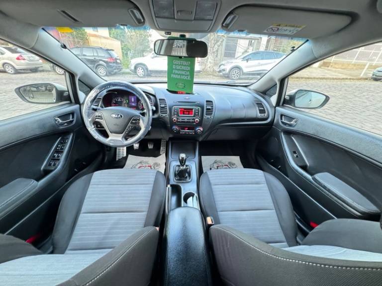 KIA MOTORS - CERATO - 2014/2014 - Prata - R$ 62.900,00