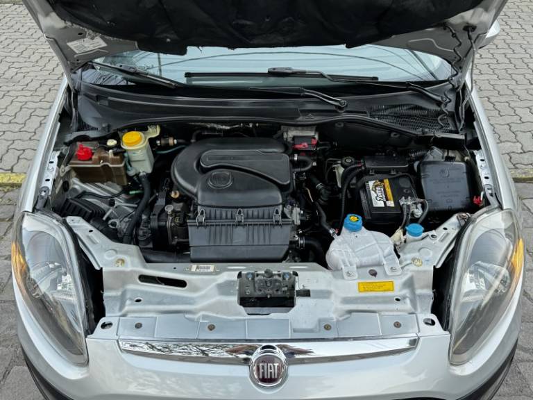 FIAT - PUNTO - 2013/2013 - Prata - R$ 37.900,00