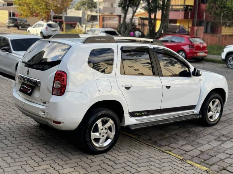 RENAULT - DUSTER - 2015/2015 - Branca - R$ 54.900,00