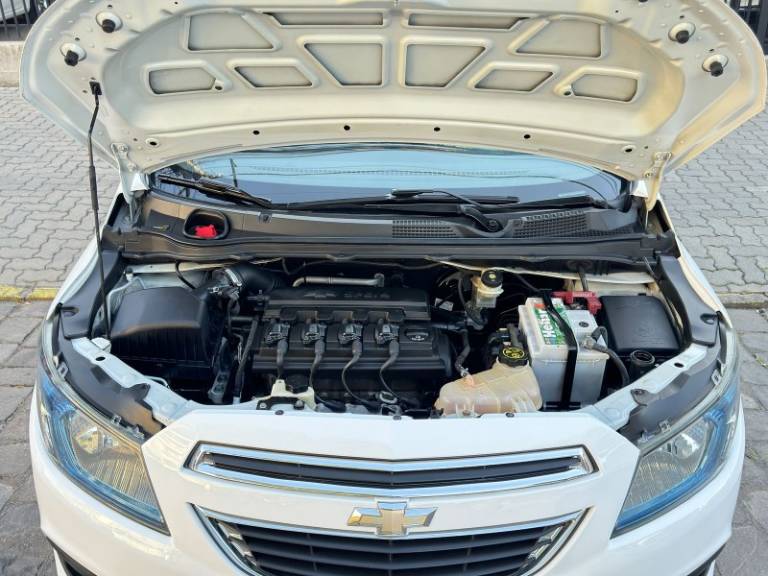 CHEVROLET - PRISMA - 2013/2013 - Branca - R$ 46.900,00